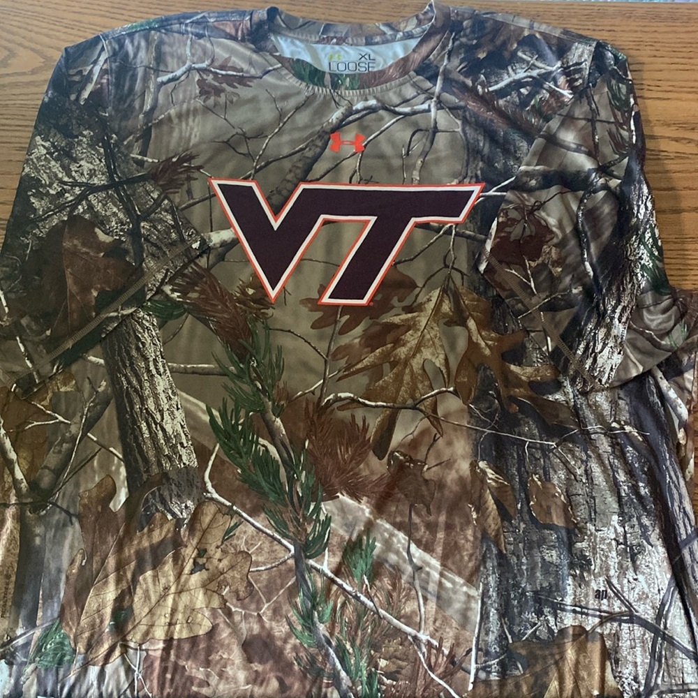 NWOT Men’s VT Under Armour shirt